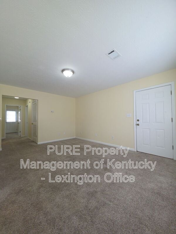 Building Photo - 291 Grinder Ct