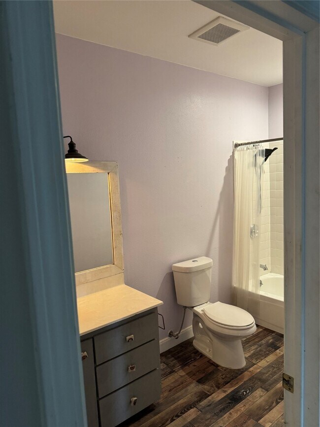 Building Photo - 9010 Carousel Ln