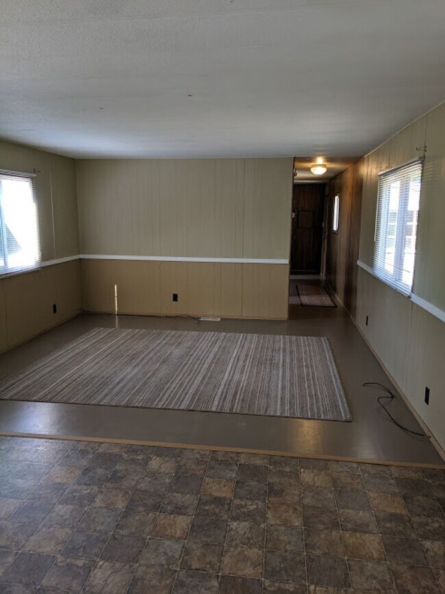 Building Photo - 380 W 66th Terrace