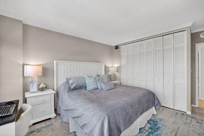 Building Photo - 2500 E Las Olas Blvd