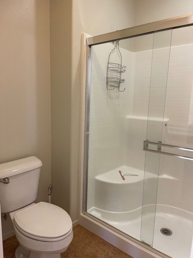 Building Photo - Modern 2-Bedroom Condo with Solar in the H...