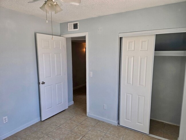 Building Photo - Hacienda Estates Three Bedroom Two Bath home !!! Close to Hospital and Retail Stores