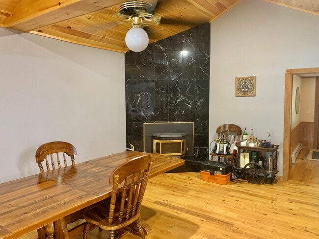 Building Photo - 170 Hotel Rd