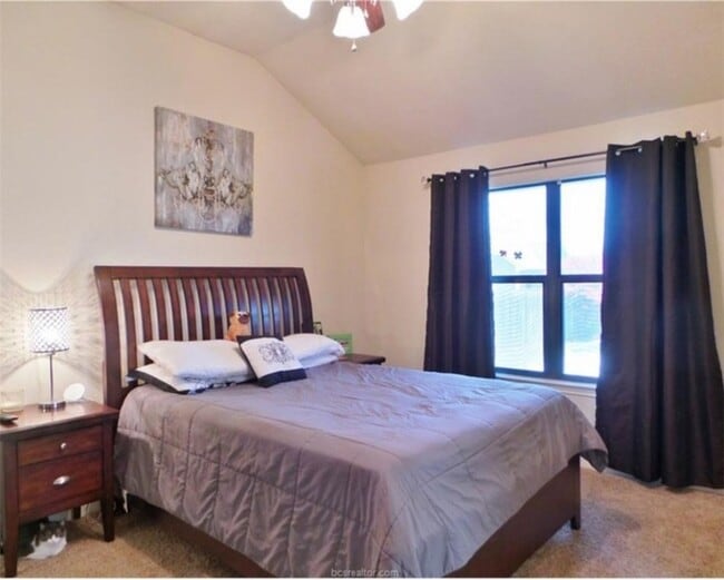 Building Photo - 2711 Silver Oak Dr