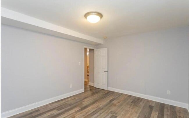 Building Photo - Spacious and Newly Remodelled at the Fairm...