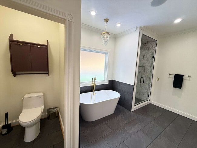 Building Photo - 33 Pinners Ln