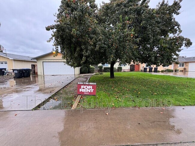 Primary Photo - 1439 W Evans Ave