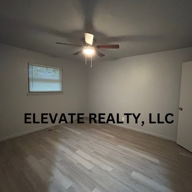 Building Photo - 6008 S Madison Pl