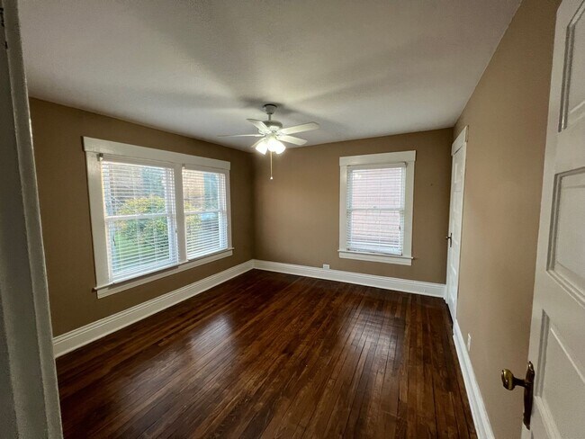Building Photo - Beautiful house for rent!