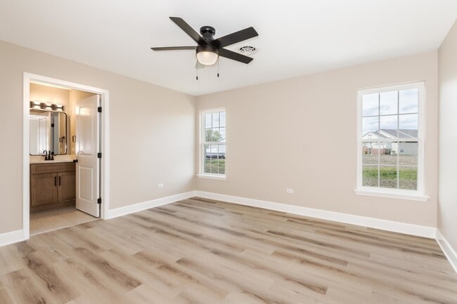 Building Photo - 516 Carriage Ct