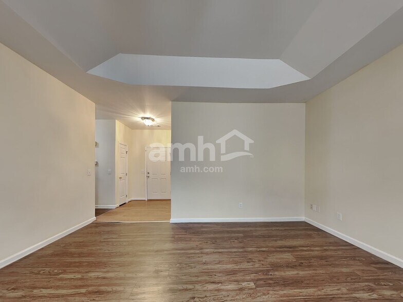 Building Photo - 2812 Bridgeport Dr
