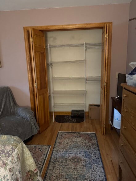Closet in bedroom - 421 Oakhill Ave