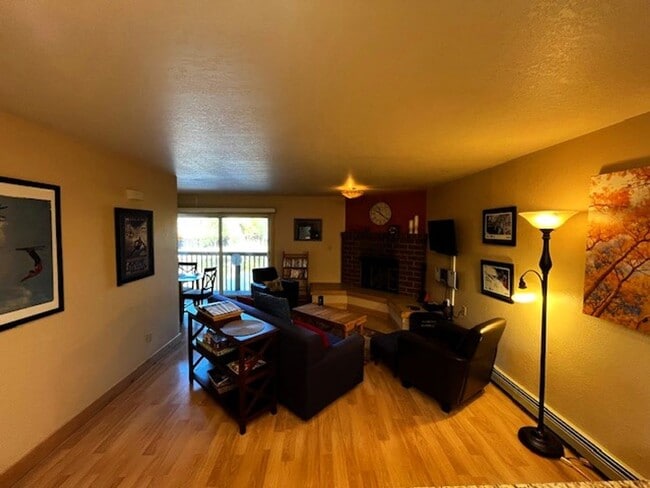 Building Photo - Long Term Rental- Lagoon Townhomes 720D