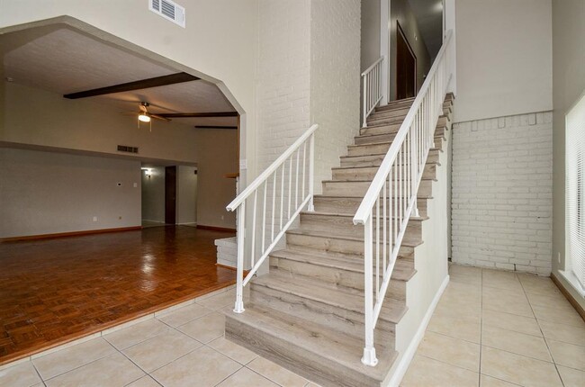 Building Photo - 14419 Merry Meadow Dr