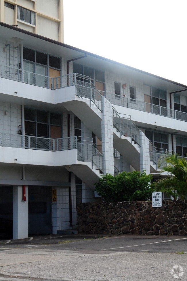 Building Photo - 516 Kamoku St