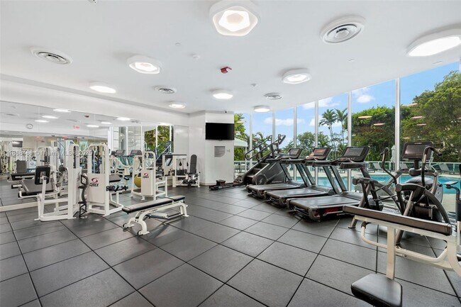 Building Photo - 2127 Brickell Ave