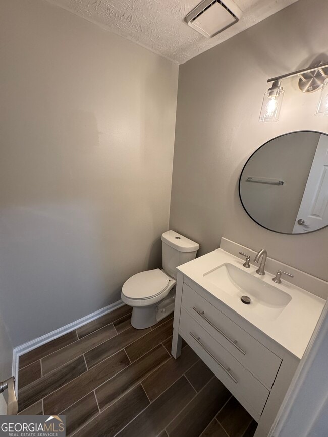 Building Photo - 2080 Racquet Club Cir NW