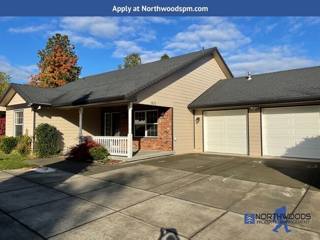 Primary Photo - Lots of Room- 3 Bedroom 2 Bath Home with B...