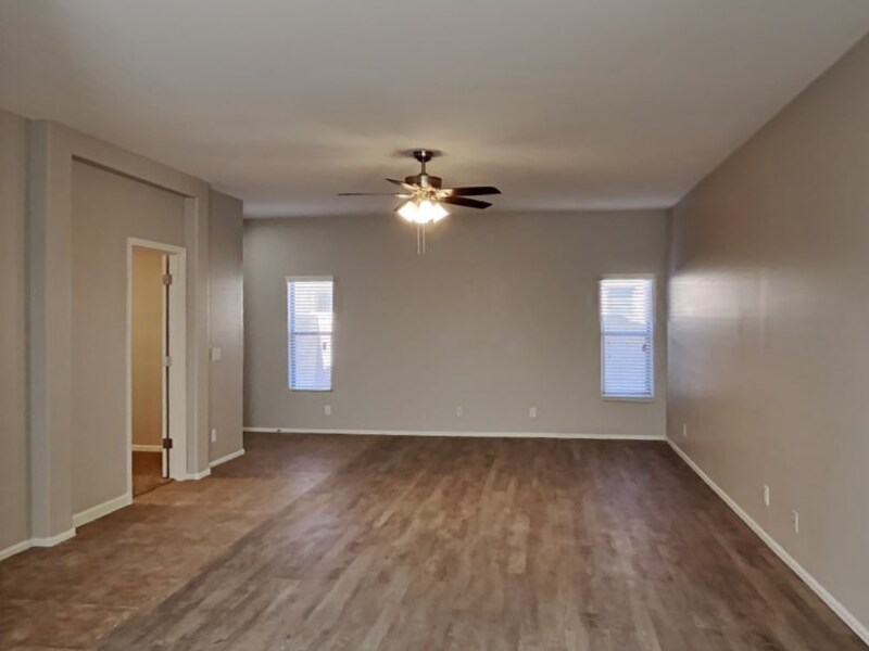 Building Photo - 44220 Caven Dr