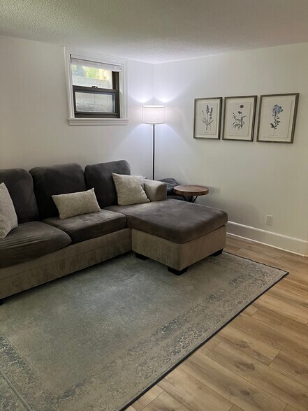 Building Photo - 205 Standish Ave