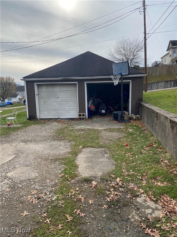 Building Photo - 101 W 39th St