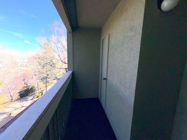 Building Photo - Rollin' on the River - Top Story Riverfront Condo