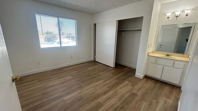 Building Photo - 2Bd Apartment Available For Rent
