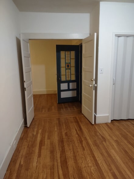 Building Photo - 16 Frances St