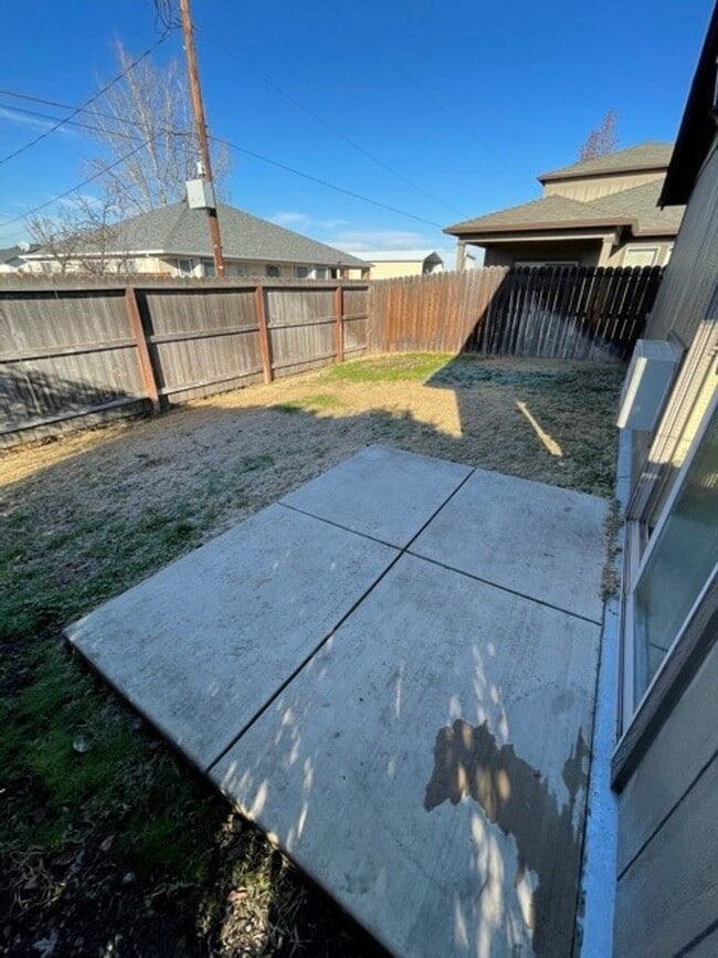 Building Photo - Nice 1 Bedroom 1 Bath Located in the Frien...