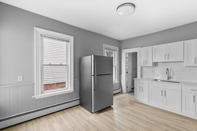 Building Photo - 55 Admiral St