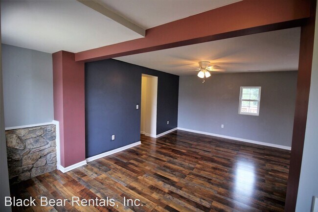 Building Photo - 1 br, 2 bath House - 424 Deaverview Road