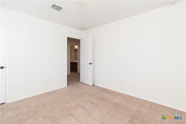 Building Photo - 661 Bailey Park Dr