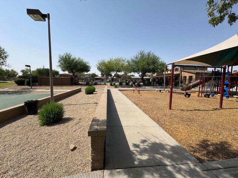 Building Photo - 17684 W Desert Bloom St