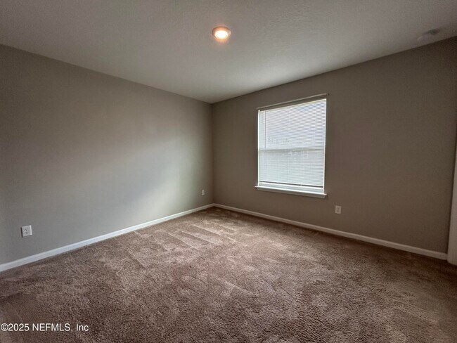 Building Photo - 9798 Fiddleback Ln