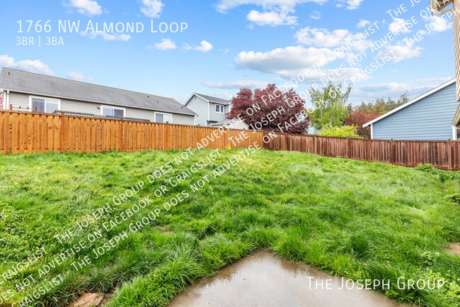 Building Photo - 1766 NW Almond Loop