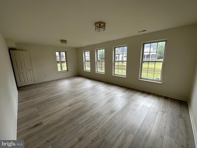 Building Photo - 25869 Flintonbridge Dr