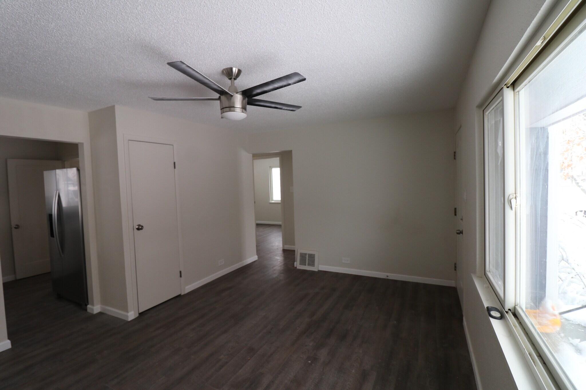 Building Photo - 3035 S Clermont Dr