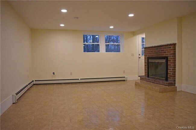 Building Photo - 33 E Vacation Dr