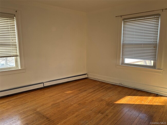 Building Photo - 126 Deer Park Ave