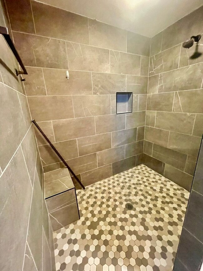 Building Photo - Welcome to this stunning 3-bedroom, 2.5-ba...