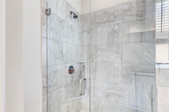 Building Photo - 722 Kingston Pl