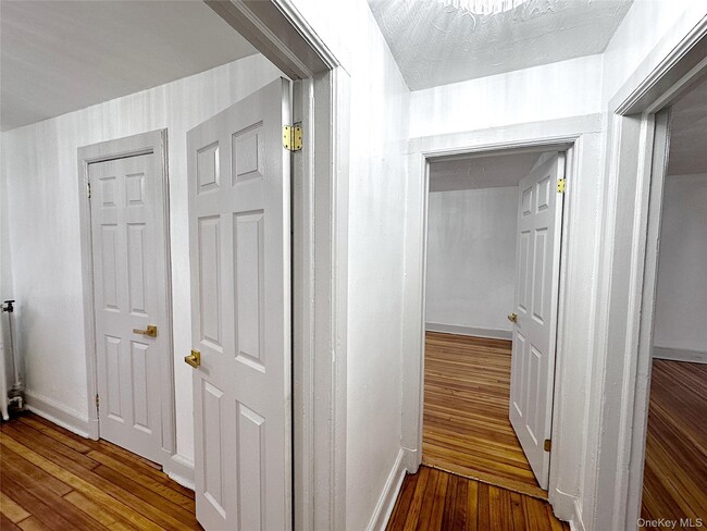 Building Photo - 153 Fifth Ave