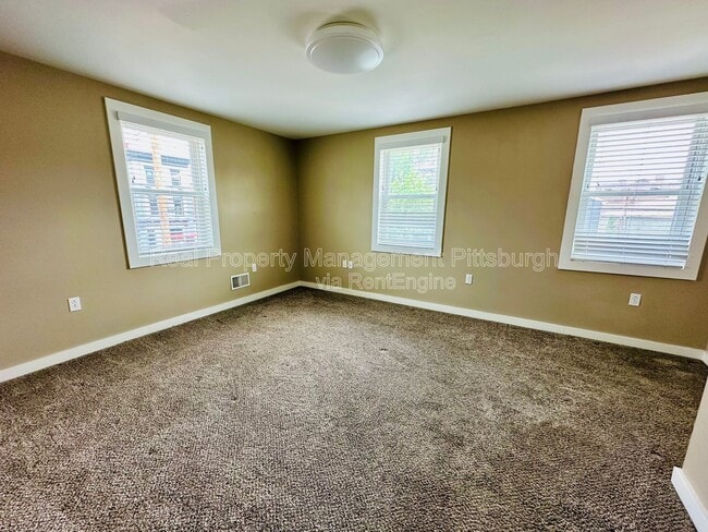 Building Photo - 190 49th St