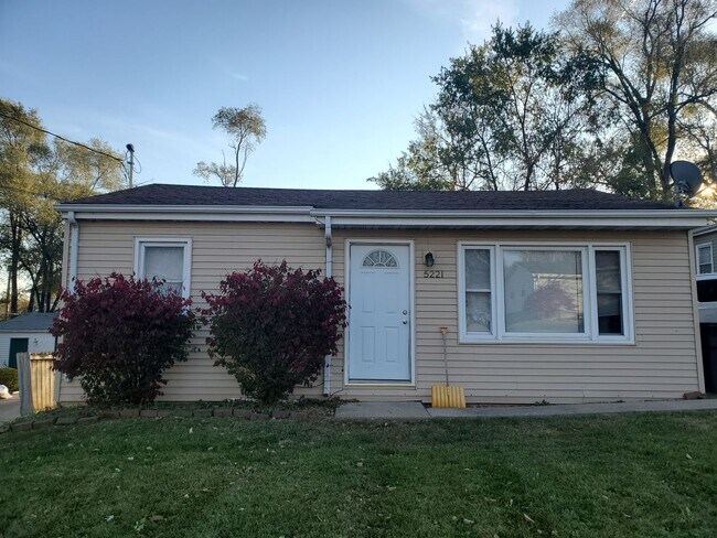 Primary Photo - 2 Bedroom Home on South Union!