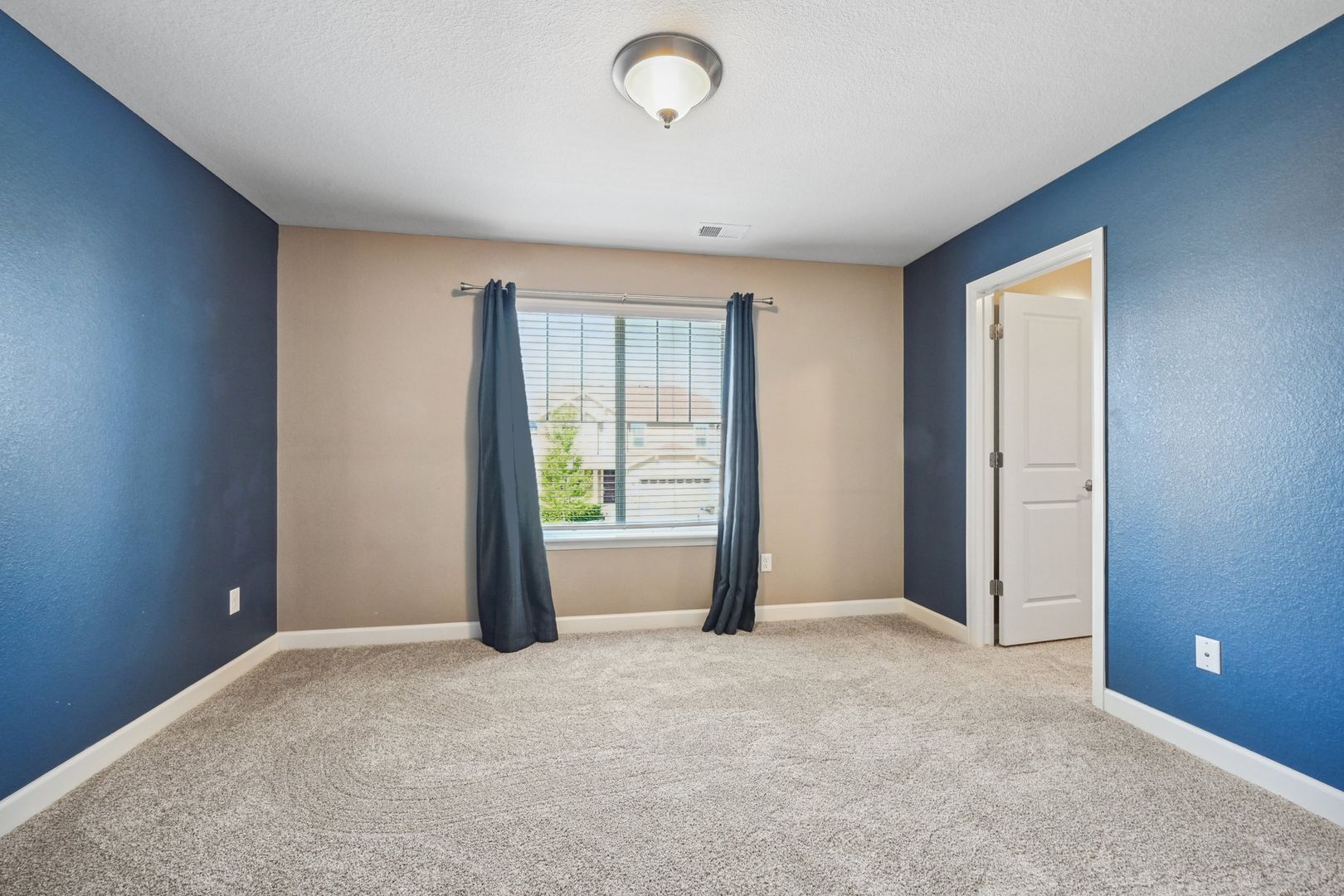 Building Photo - 917 Old Wagon Trail Cir