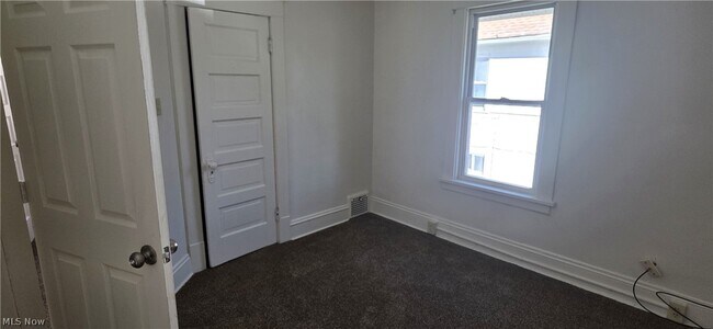 Building Photo - 1235 Bellows St