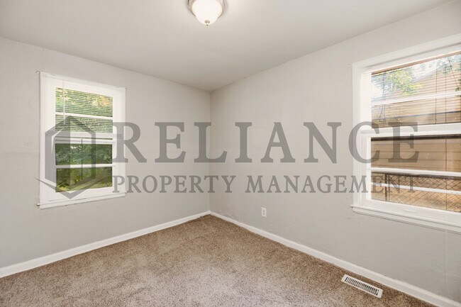 Building Photo - 1126 Silverdale Ct