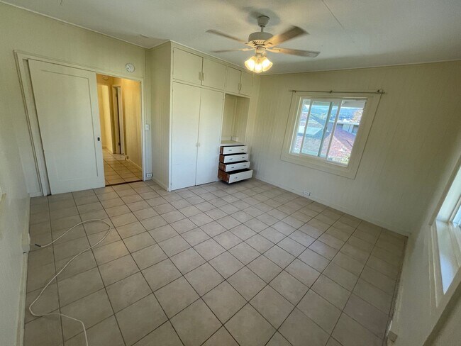 Building Photo - 737 Hauoli St.