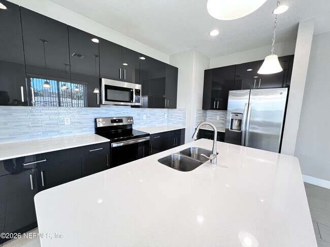 Building Photo - 1421 Captiva Cv