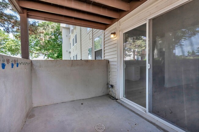 Building Photo - Remodeled 1 bed 1 bath condo for rent at V...